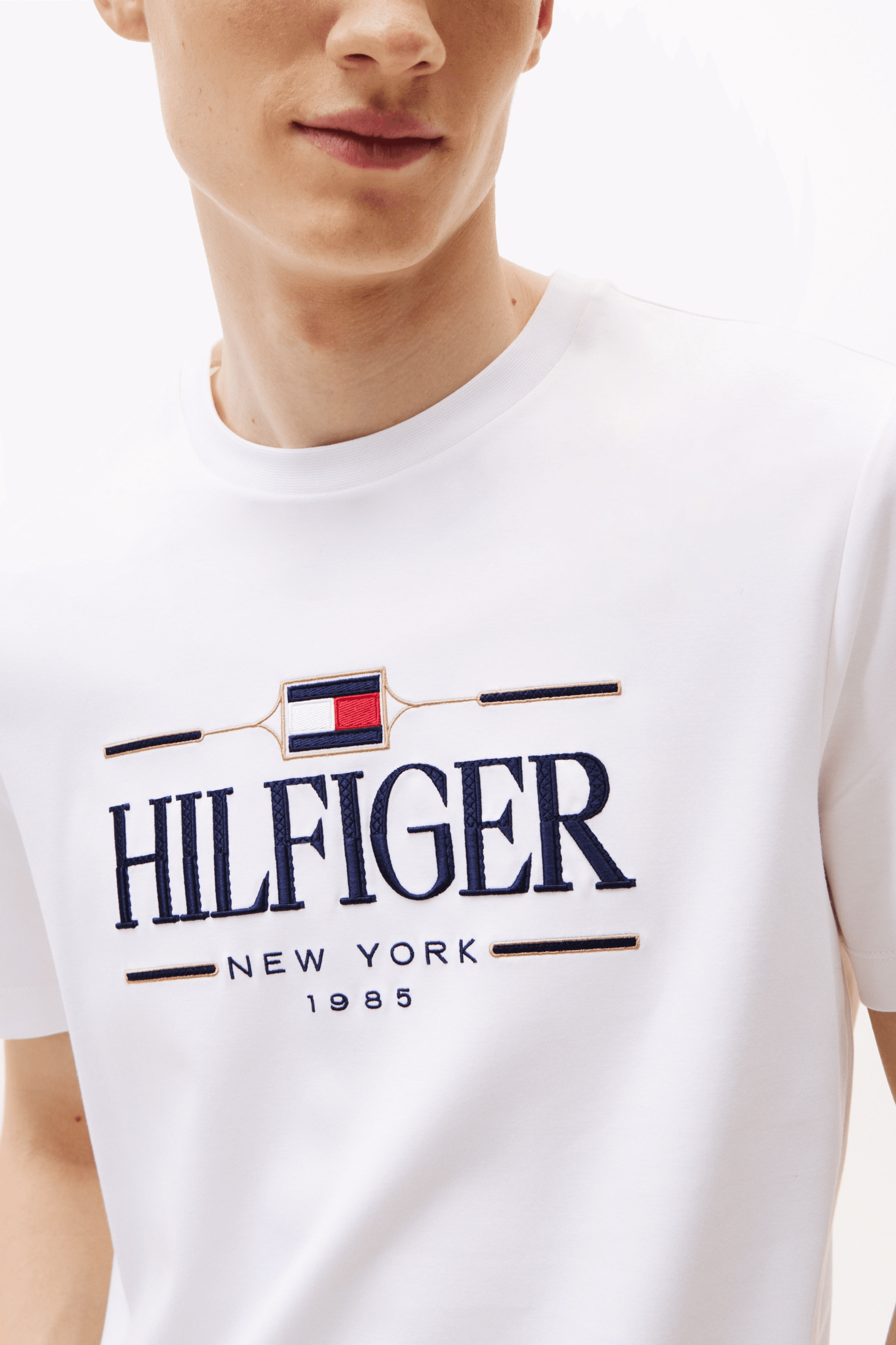 T-shirt Tommy Hilfiger à broderie logo ton sur ton