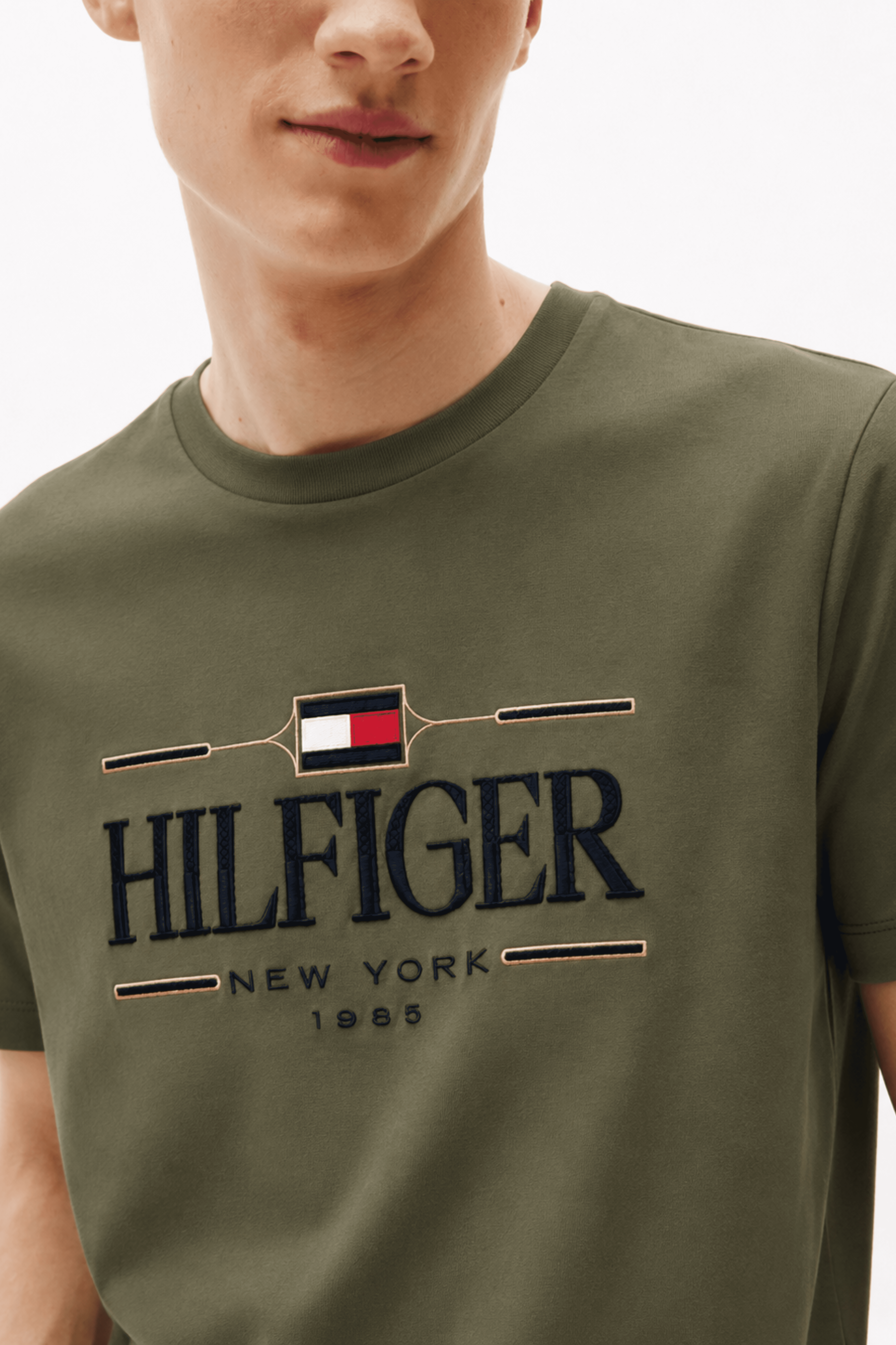 T-shirt Tommy Hilfiger à broderie logo ton sur ton